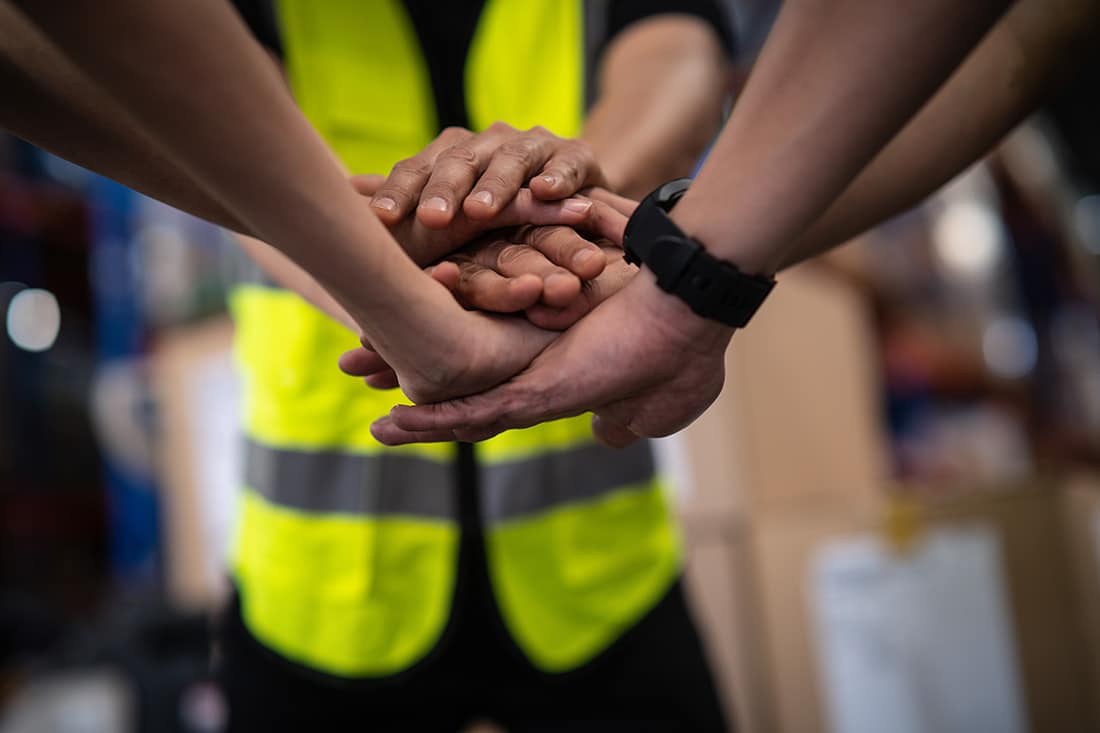 Supplier labor collaborates and supports each other on a team